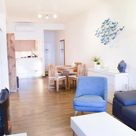 Mackenzie Beach Zen-apartment Апартаменты *